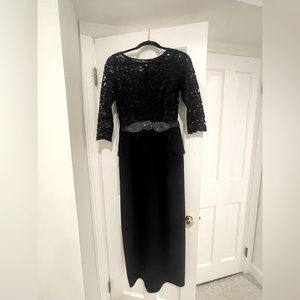 Gorgeous like-new gown!!